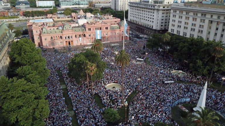 Las Plazas y el Conflicto