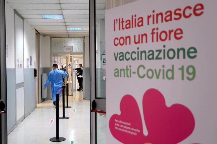 Vaccinazioni a quota 15 milioni. “Immunità di gregge entro settembre”